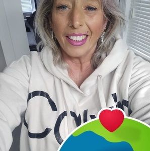 Meet your Posher, Debbie d